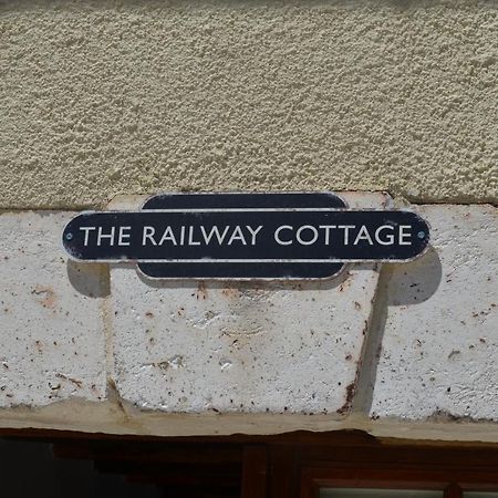 The Railway Cottage - Characterful And Comfortable Holiday Cottage Piégut-Pluviers 外观 照片